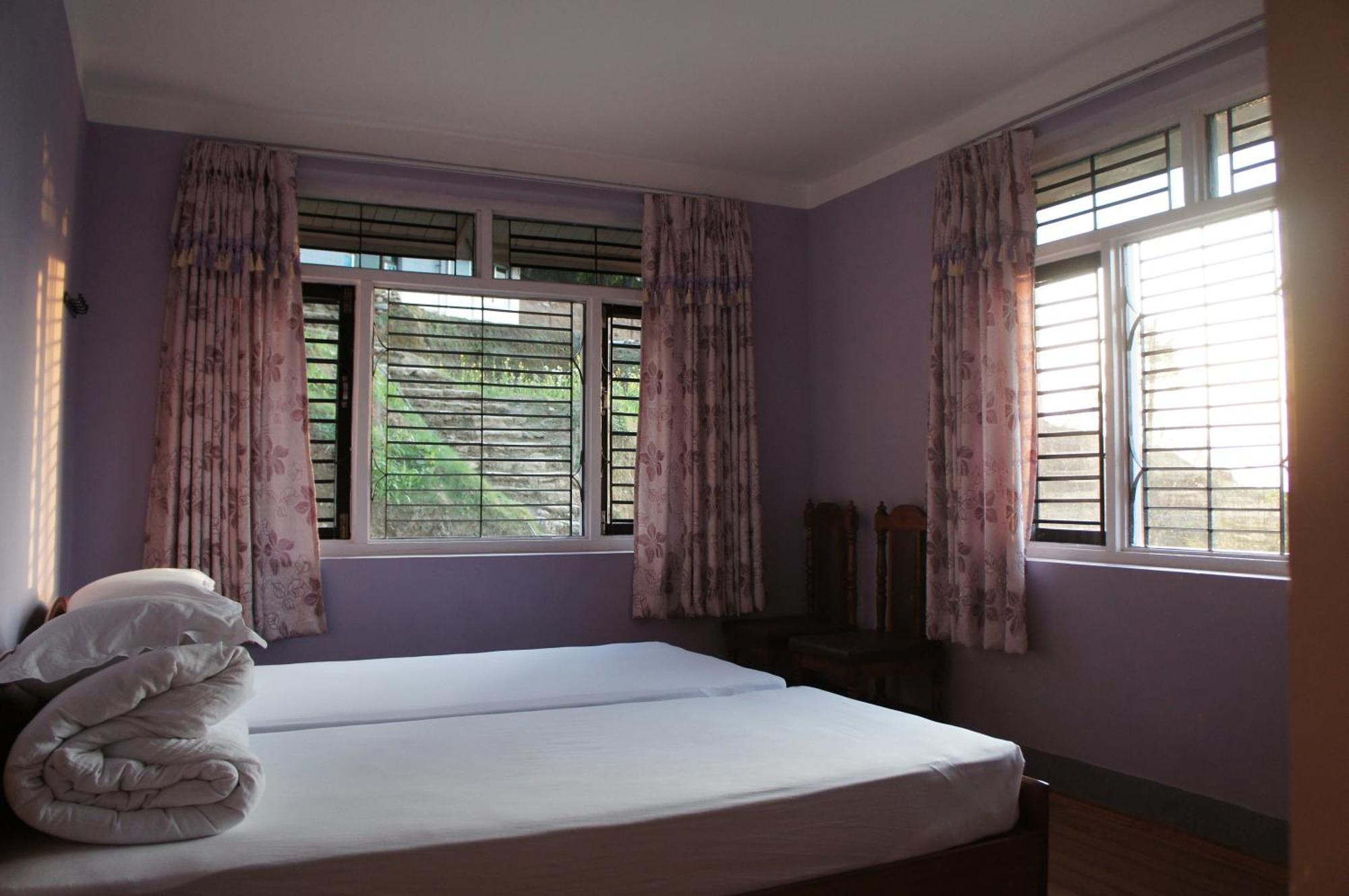 Hotel Mount Paradise Nagarkot Rum bild